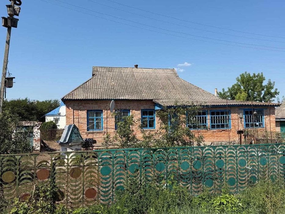 Продається житловий цегляний будинок