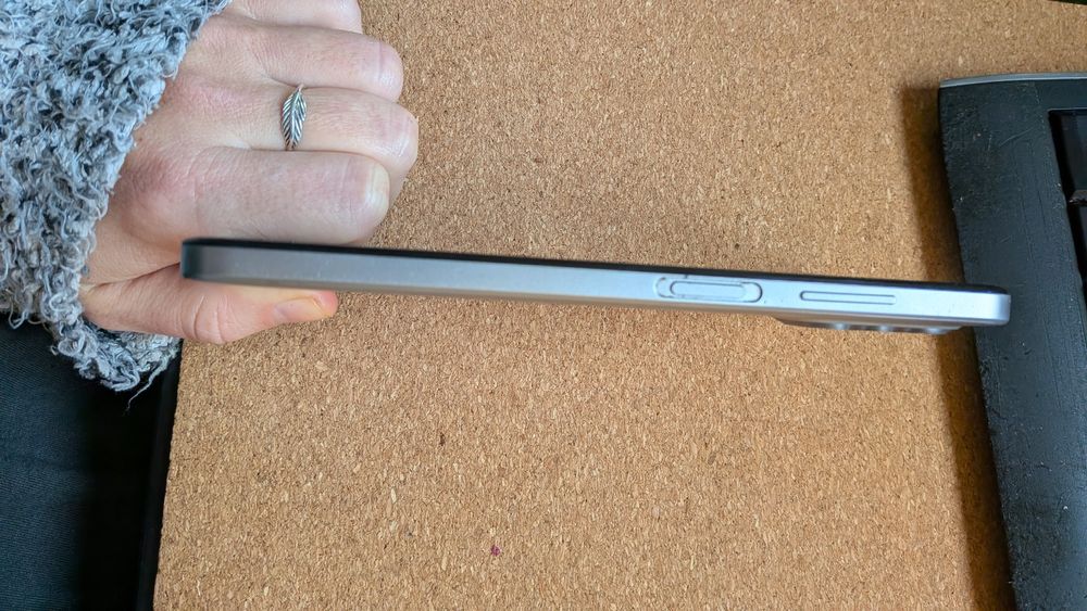 Vendo Nokia G65 5G embom estado,