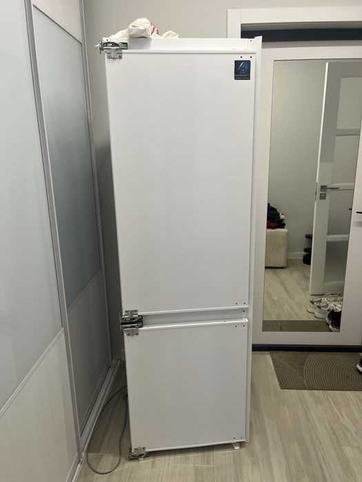 Холодильник Vestfrost IRF 2761