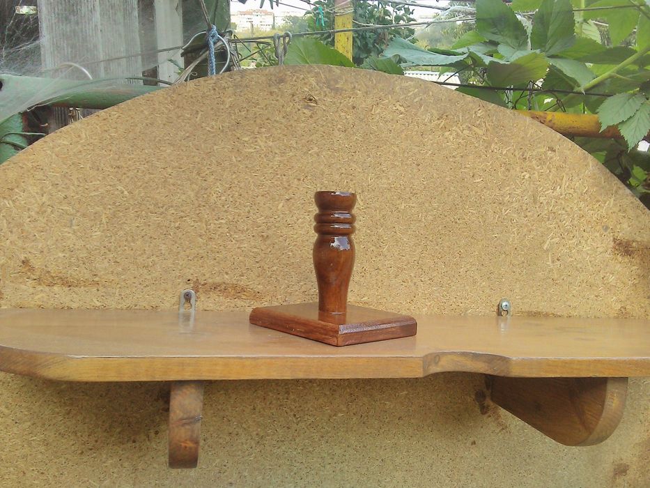 Полочка деревянная