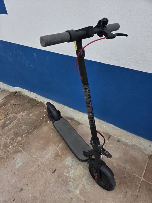 Trotinete Elétrica Xiaomi Scooter 4 + Capacete