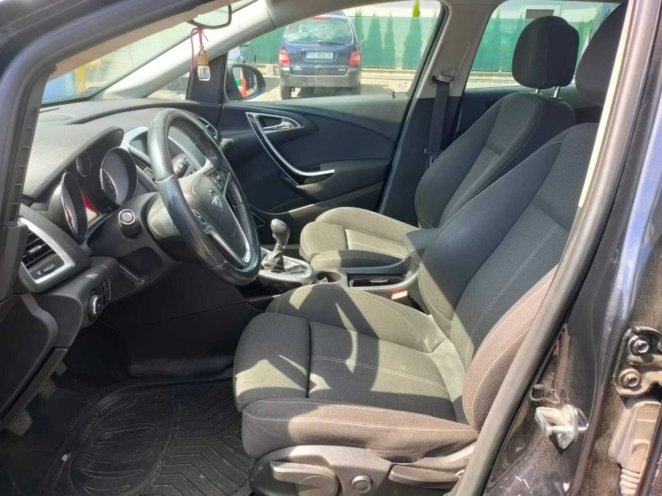 OPEL ASTRA J (uszkodzona dwu masa)