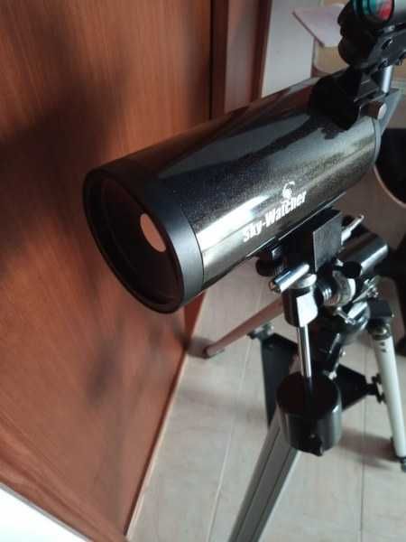 Telescópio Sky-Watcher modelo MAK90 EQ1