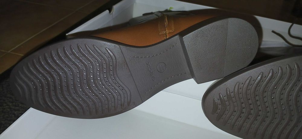 GEOX botas novas em folha, pele, cano alto, 39.5