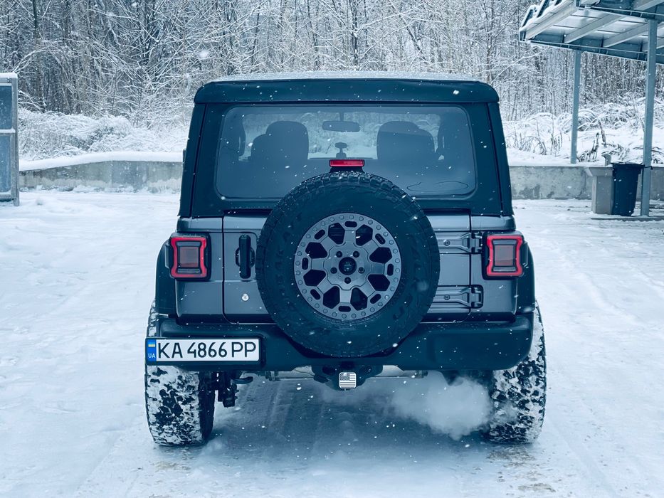 Jeep Wrangler идеальное состояние не крашен!