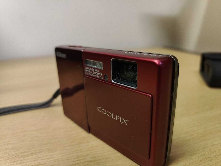Цифровой фотоаппарат Nikon Coolpix S70