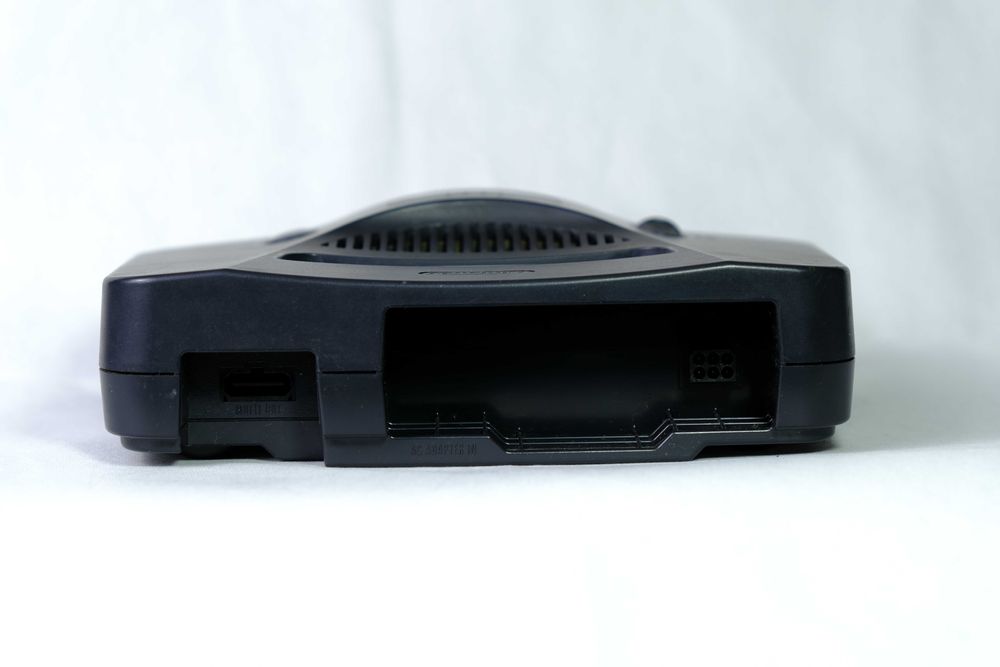 Nintendo 64 cinza completa e comando vermelho completa com cabos