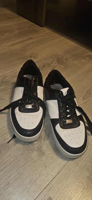 Młodzieżowe sneakersy dziewczęce