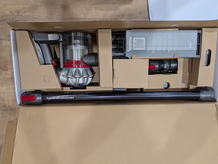 Aspirador Vertical DYSON V8 Advanced - Novo c/garantia