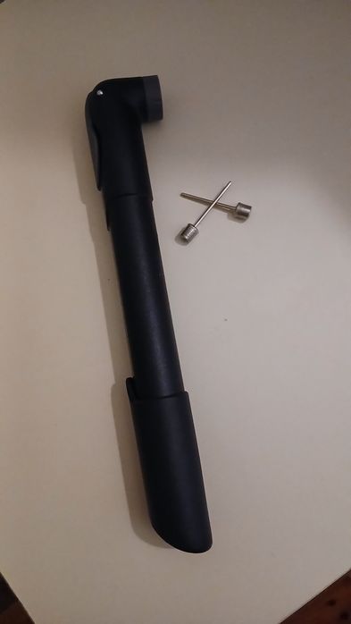 Bomba para bicicletas e bolas