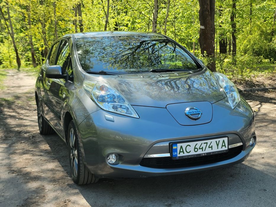 Nissan Leaf 30kW 2017 року з батареєю 10 поділок