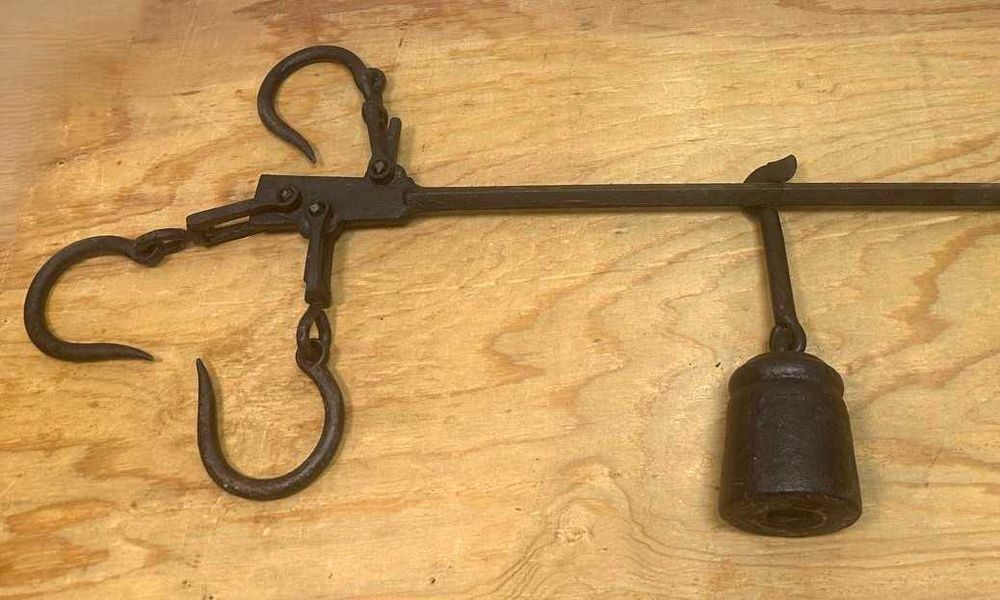 Balança romana antiga em ferro forjado 80 cm