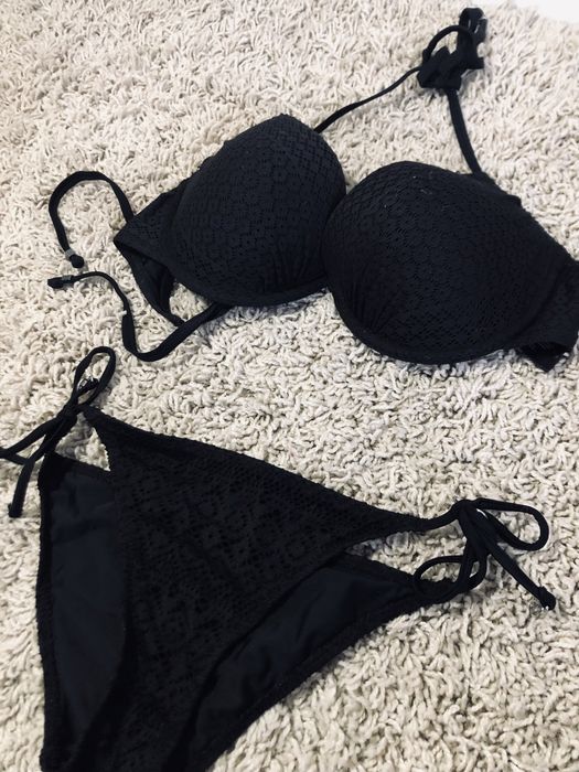 Czarny strój kapielowy 80D i 36 bikini plaża
