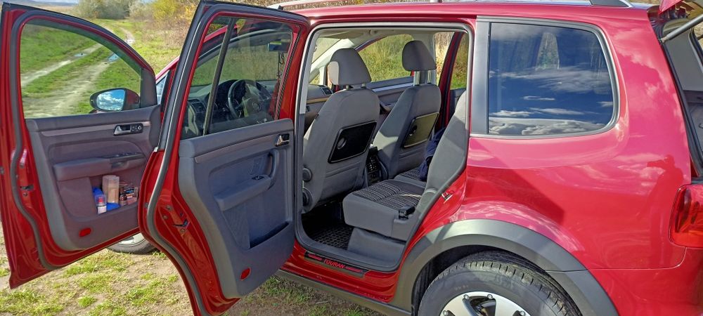 Volkswagen Touran Cross 2.0 TDI