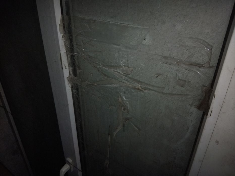 Пластикові двері нові та вікно б/у