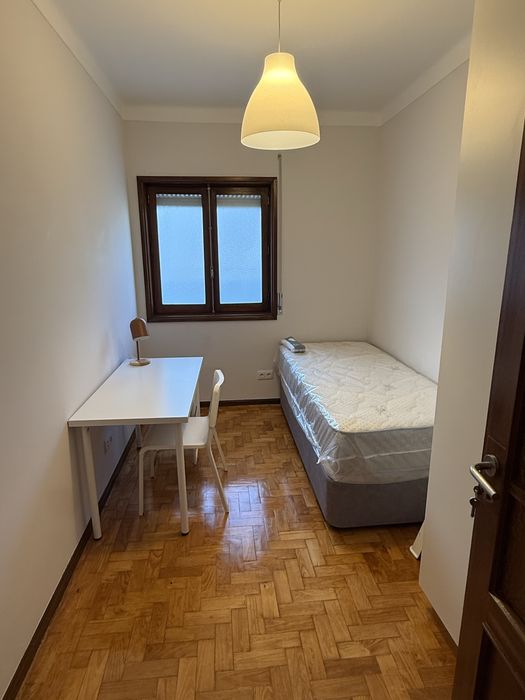 Aluguer quarto single em apartamento T5 - ultimo quarto