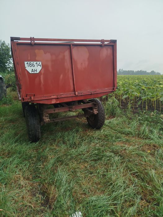 Причіп зерновоз,задня вигрузка,в доброму стані.