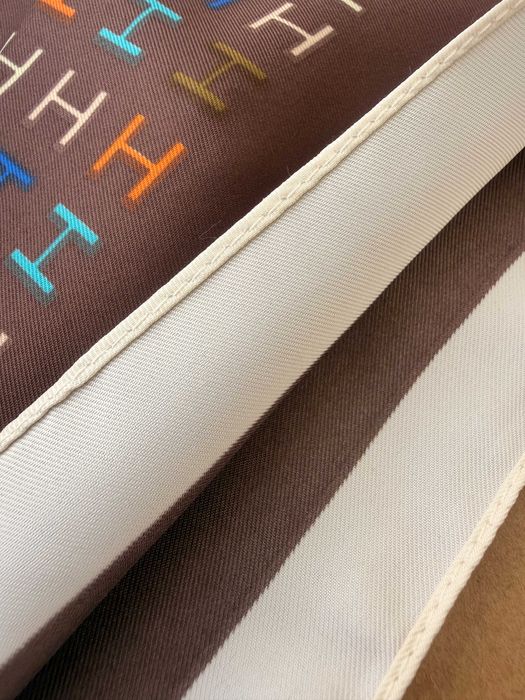 Стильна жіноча хустка в стилі Hermès 90x90 см