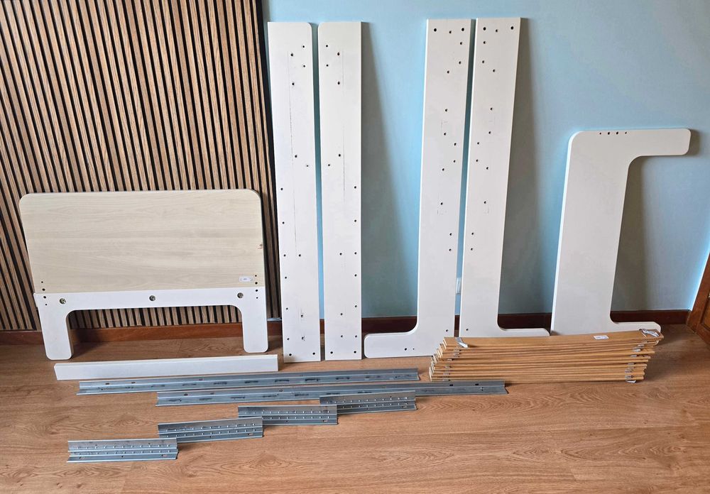 Cama Extensível IKEA SLAKT Branco com Cabeceira Castanha, 80x200 cm