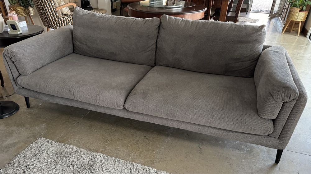 Sofa de 3 lugares de tecido cinza como novo