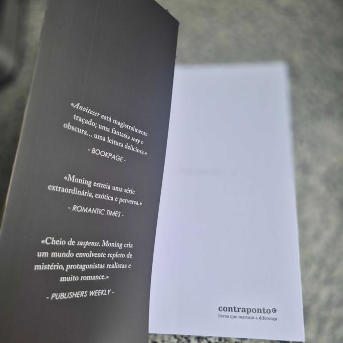 Livro totalmente Novo "Anoitecer - Darkfever" de Karen Marie Morning