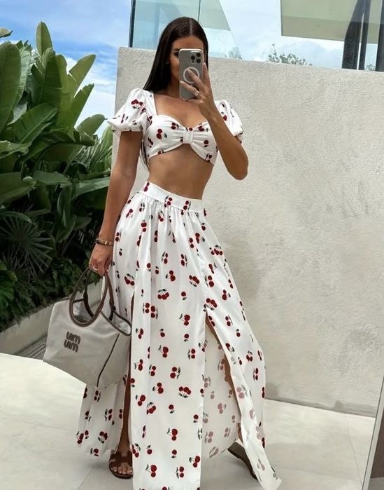 Летний костюм с юбкой в пол