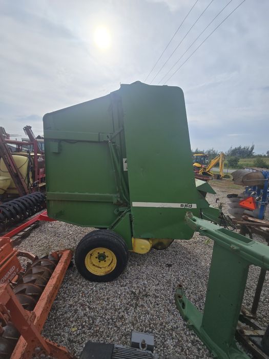 Prasa rolująca John Deere