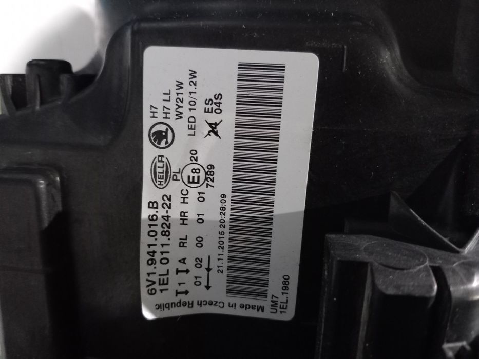 Ótica direita Skoda Fabia III