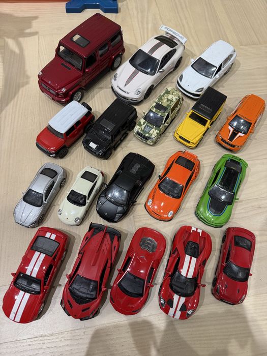 Металеві машинки модельки Porsche Lamborghini Mercedes Mustang Geep