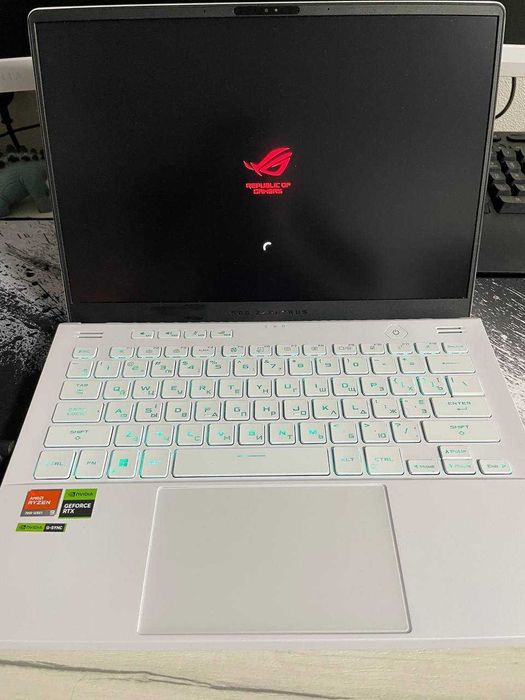 Asus ROG Zephyrus G14 GA402XV 14" Ryzen 9 RTX 4060 RAM 64GB SSD 1TB
