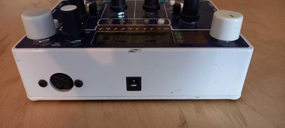 ModRex Polyrythmic modulater by Electro-Harmonix