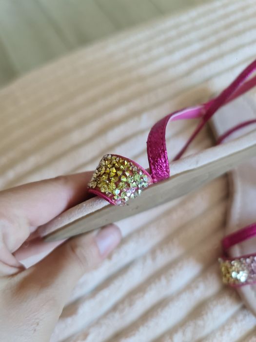 Босоніжки для дівчинки.