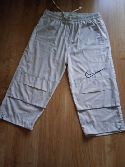 Spodnie sportowe firmy NIKE