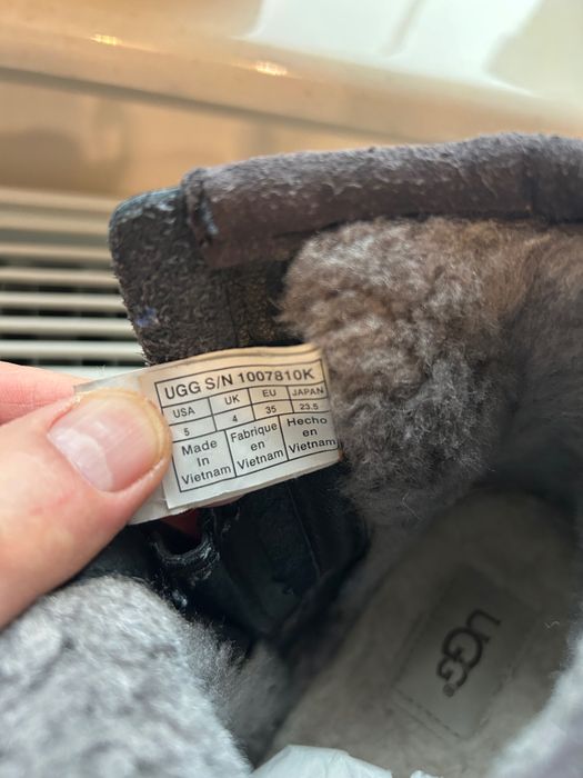 Продам черевики Ugg 35р