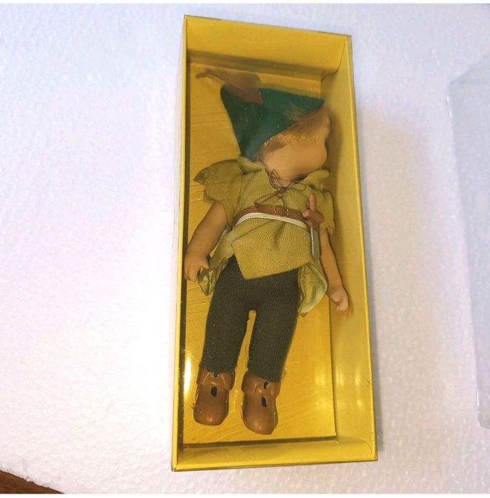 Conjunto Bonecos de Porcelana Peter Pan Gato Botas Capuchinho Vermelho