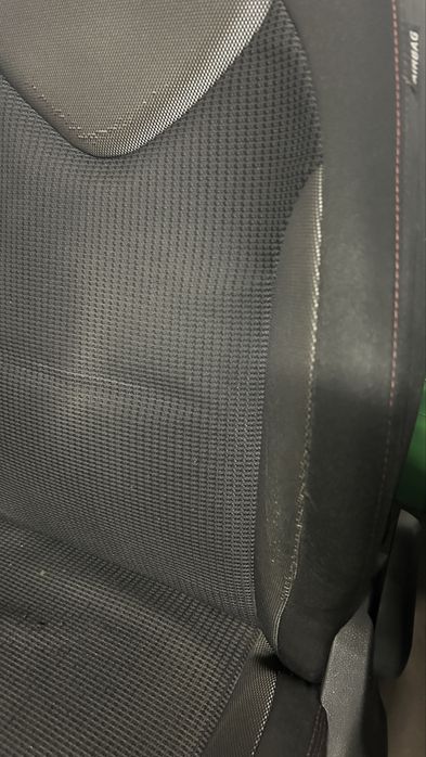 Bancos peugeot 308 linhas a vermelho