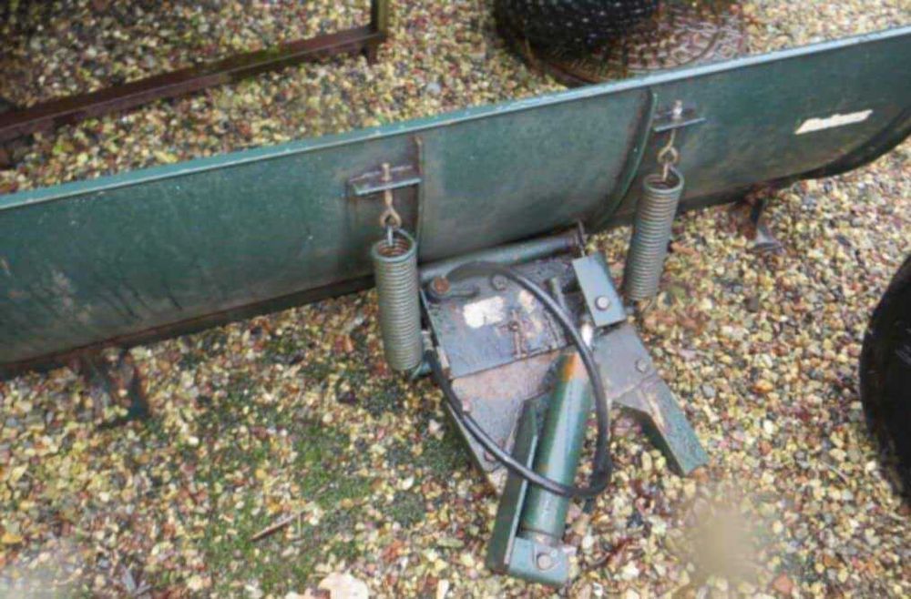 Traktorek Bolens 20KM z zamiatarką i pługiem