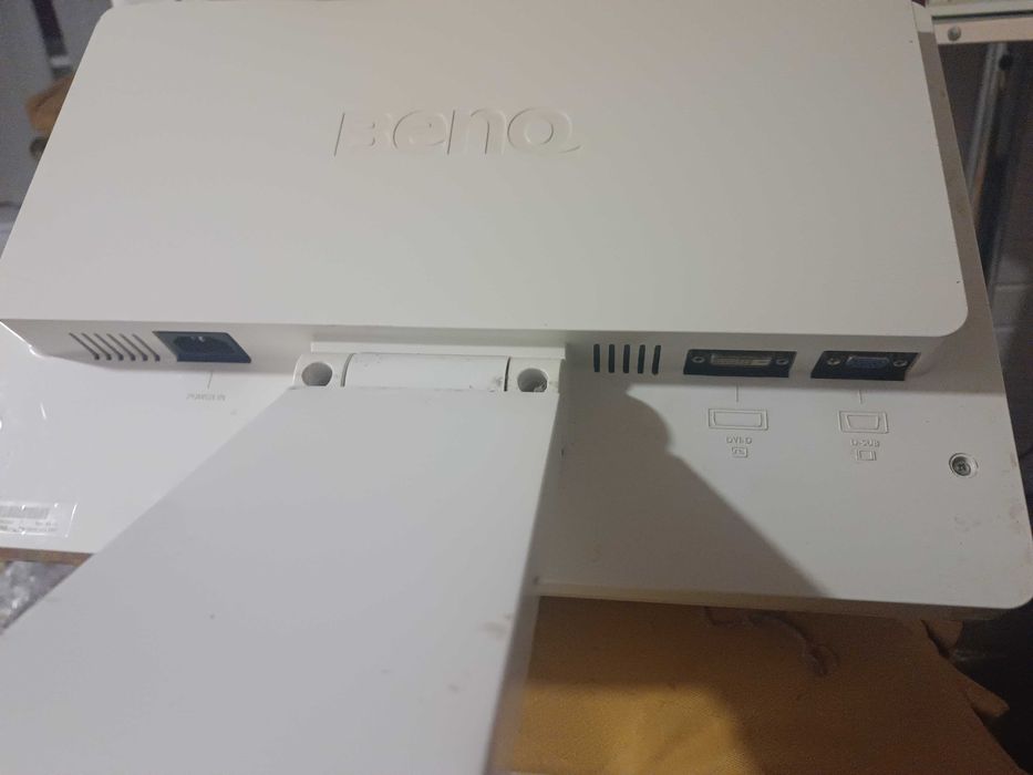 Тонкий TFT монитор 19 дюймов - Benq FP93VW (?)