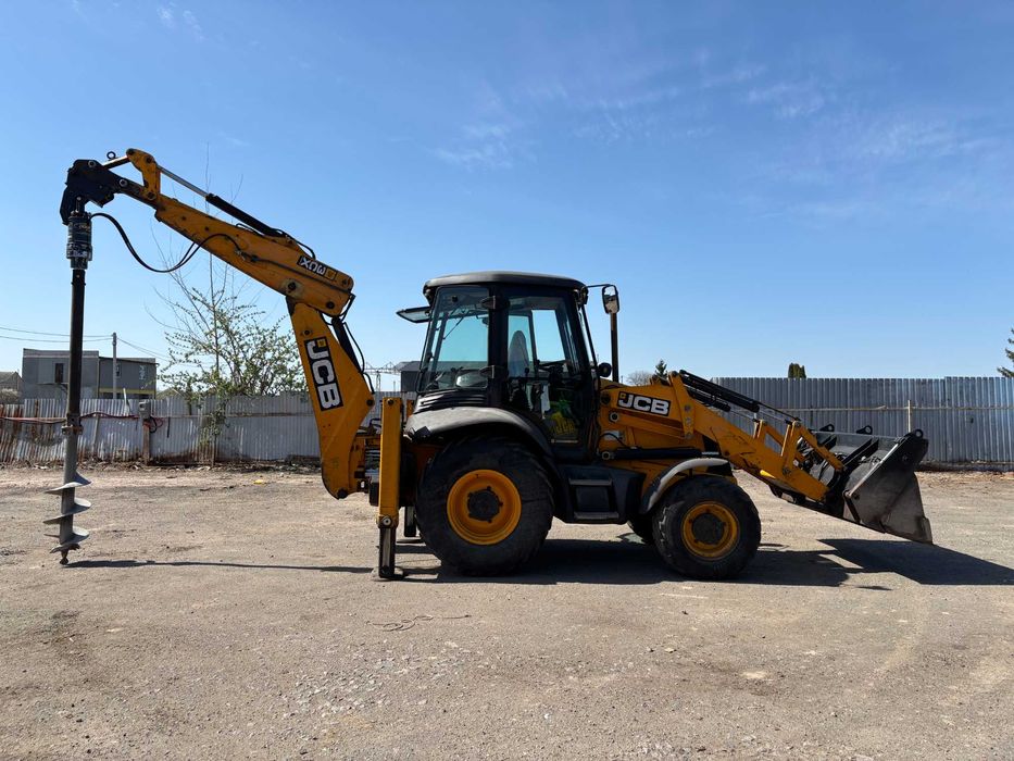 Оренда спец техніки JCB 3cx
