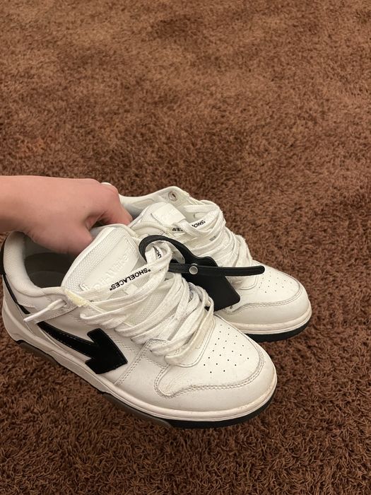 Кросівки off white out of office