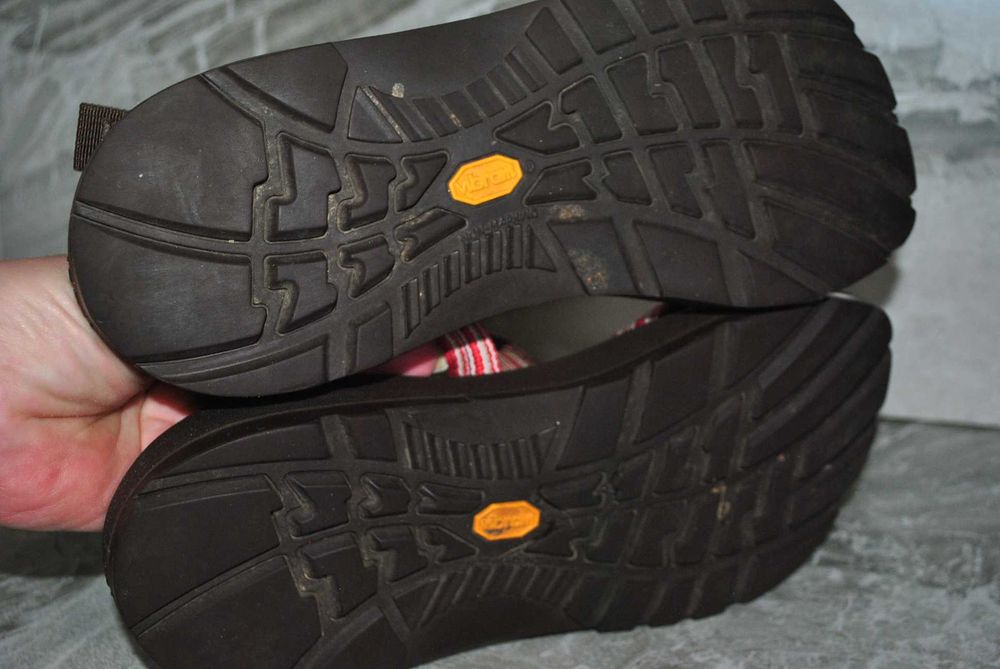 chaco босоножки 40 размер на девочку