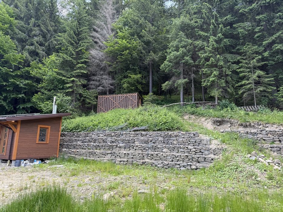 Будинок під лісом 100 відсоткова автономність .