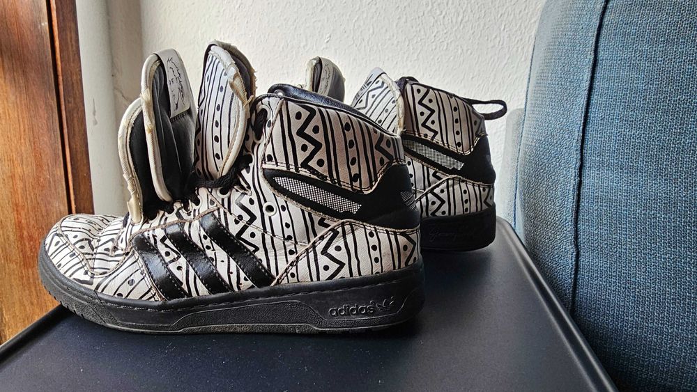Ténis adidas jeremy scott