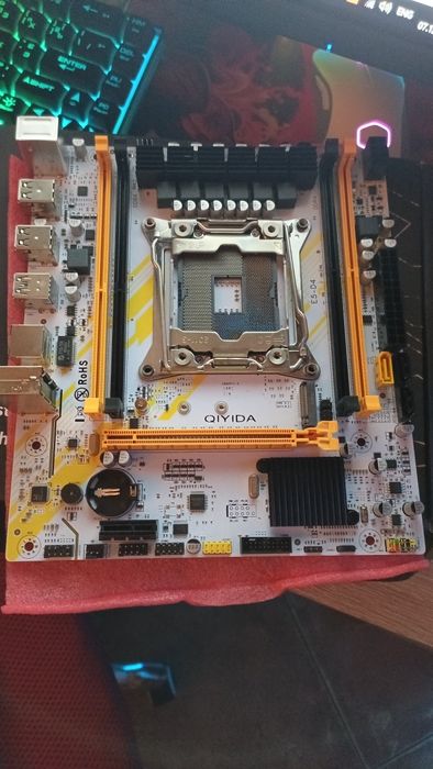 Материнская плата Qiyida X99 E5-D4 DDR4 2400mhz Lga 2011-3