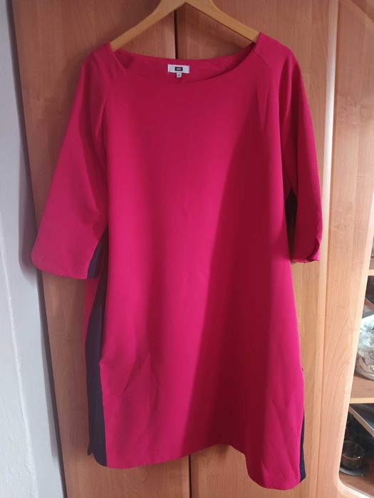 Sukienka w odcieniu fuksji