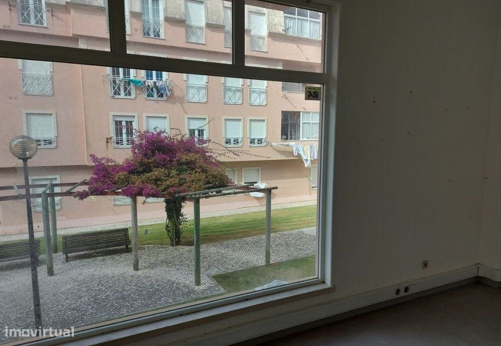Excelente Loja da Caldes Rainha