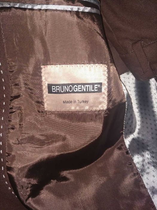 Чоловічий класичний костюм Brunogentile