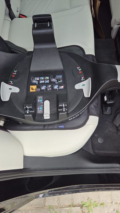 Fotelik Maxi Cosi Coral 360 + baza family fix 360