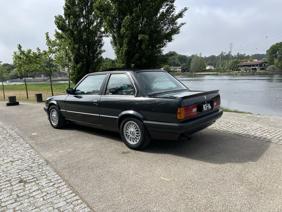 BMW E30 318i Coupe