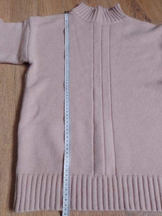 Beżowy sweter półgolf S/M prosty krój